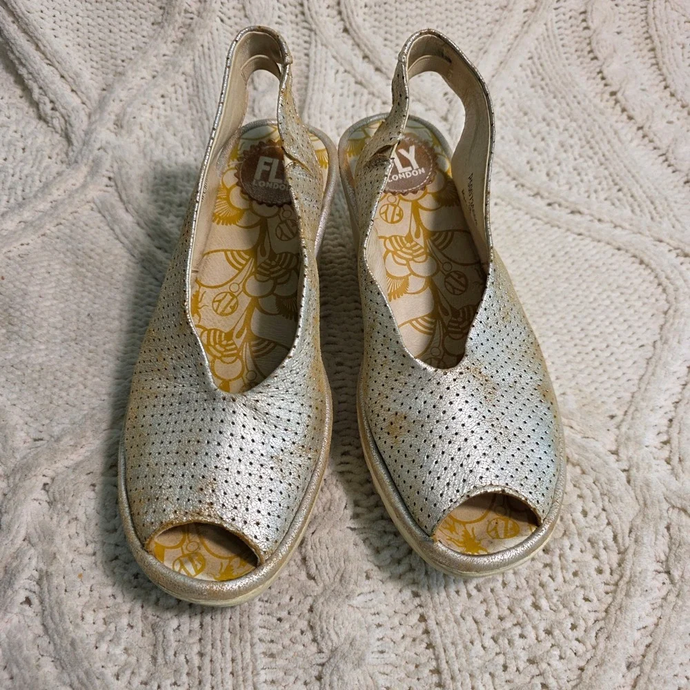 Fly London Wedge Sandals Burnished Silver Perf‎ Leather Slingback Women 38 7-7.5